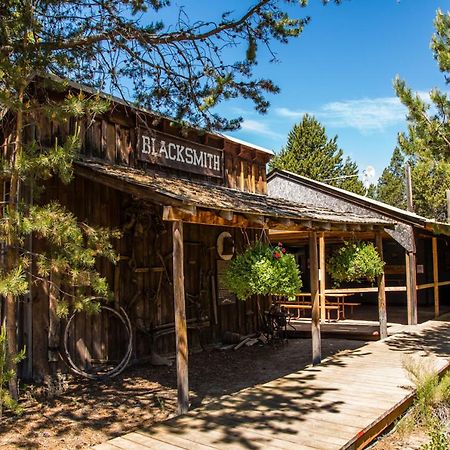 Bend-Sunriver Camping Resort Wheelchair Accessible Yurt 13 ภายนอก รูปภาพ