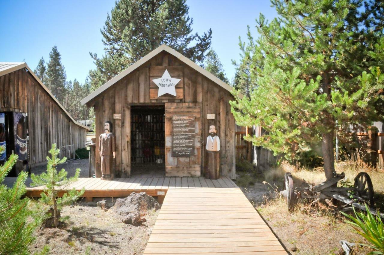 Bend-Sunriver Camping Resort Wheelchair Accessible Yurt 13 ภายนอก รูปภาพ