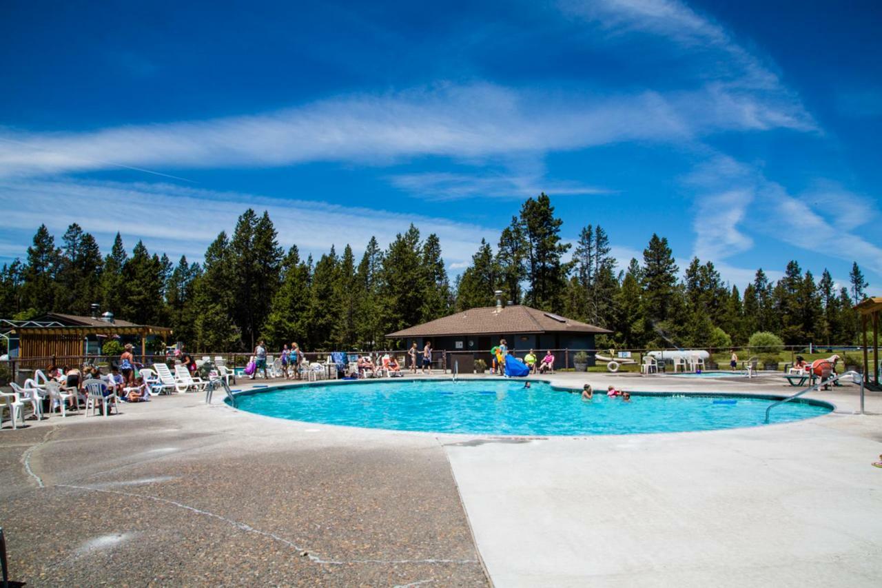 Bend-Sunriver Camping Resort Wheelchair Accessible Yurt 13 ภายนอก รูปภาพ